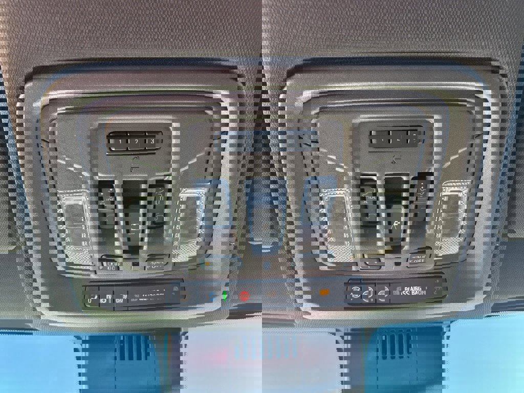 Used 2024 GMC Sierra 2500 SLT image 32