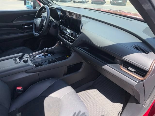 Used 2024 Toyota Grand Highlander AWD Hybrid image 13