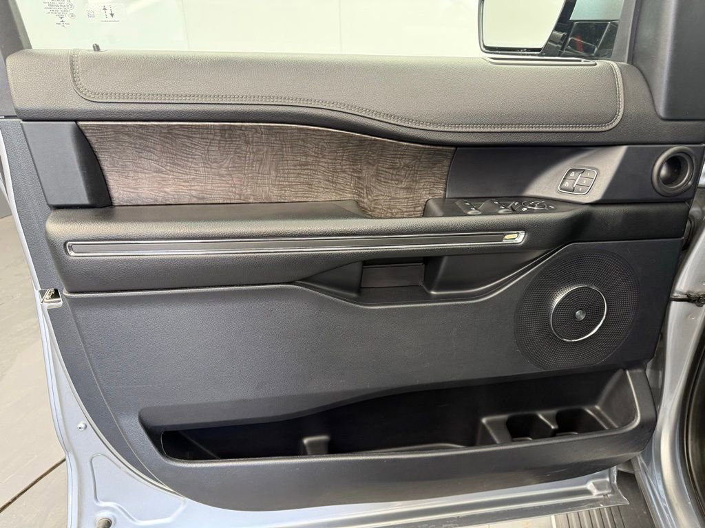 Used 2021 Ford Expedition Max Limited AWD/4WD image 23