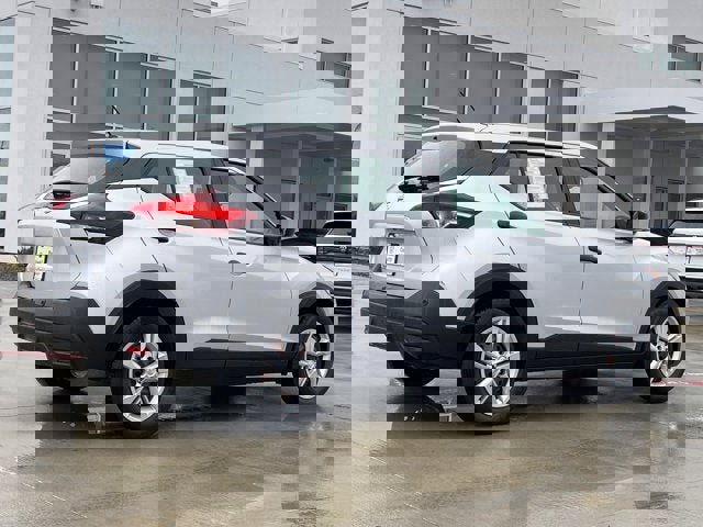 Used 2020 Nissan Kicks S image 8