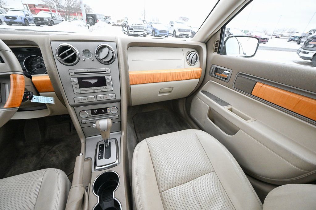 Used 2009 Lincoln MKZ image 32