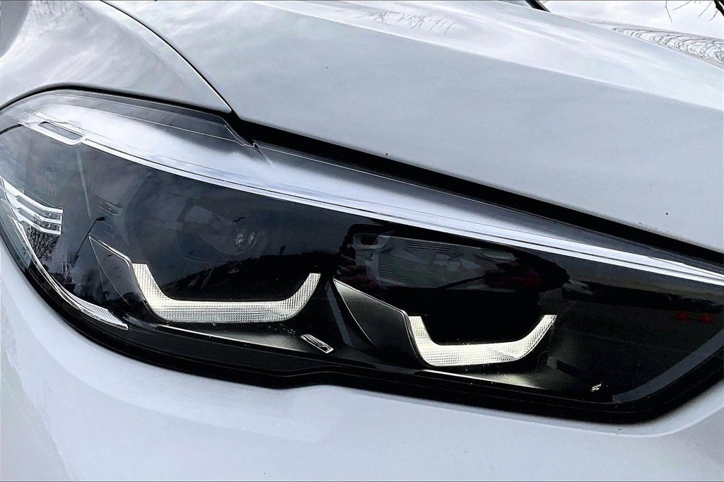 Used 2021 BMW X5 xDrive40i w/ Premium Package image 31