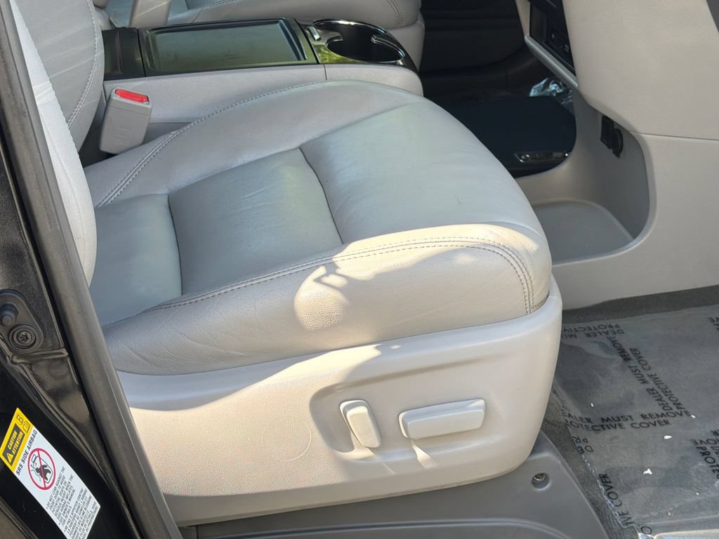 Used 2015 Toyota Sienna XLE Premium FWD image 11
