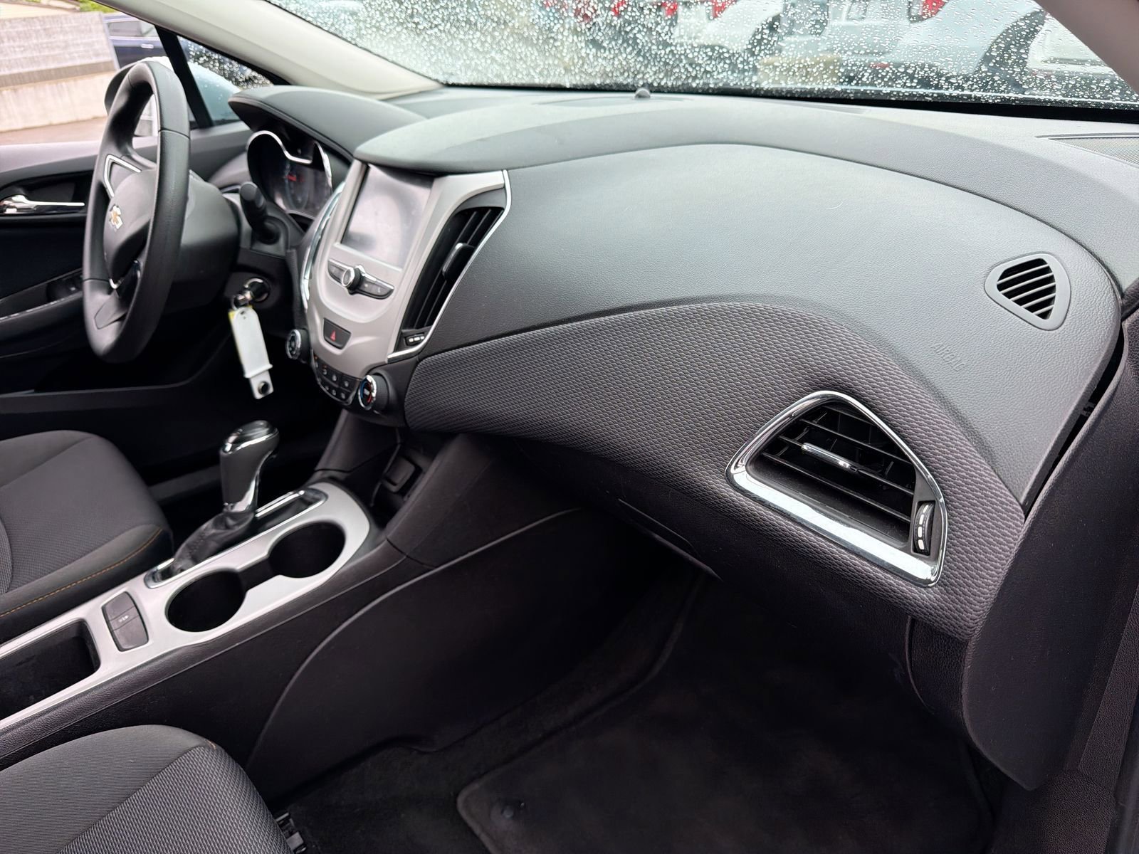 Used 2017 Chevrolet Cruze LS FWD image 19