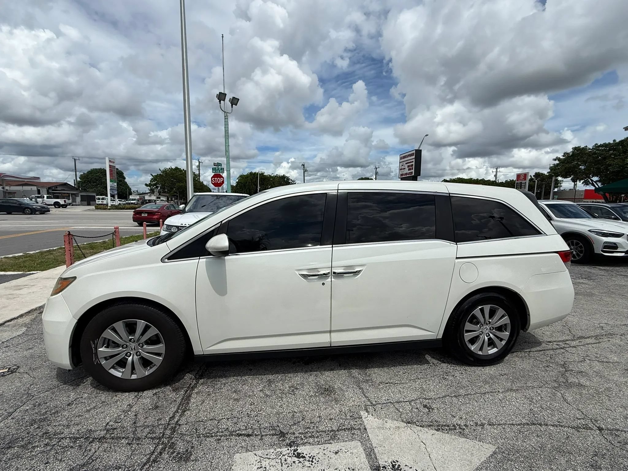 Used 2015 Honda Odyssey EX-L image 2