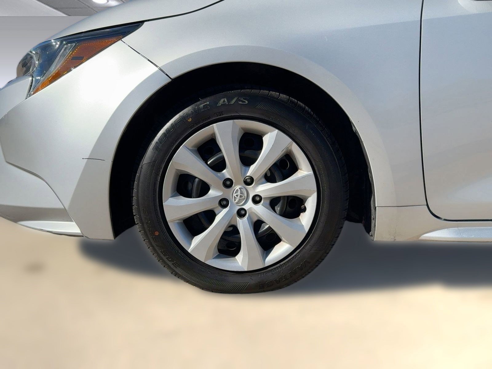 Used 2023 Toyota Corolla LE image 11