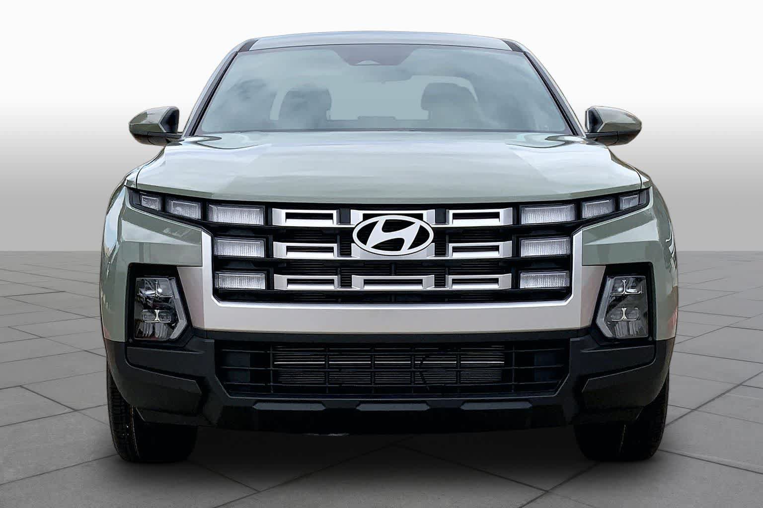 New 2027 Hyundai Santa Cruz SE AWD/4WD image 3