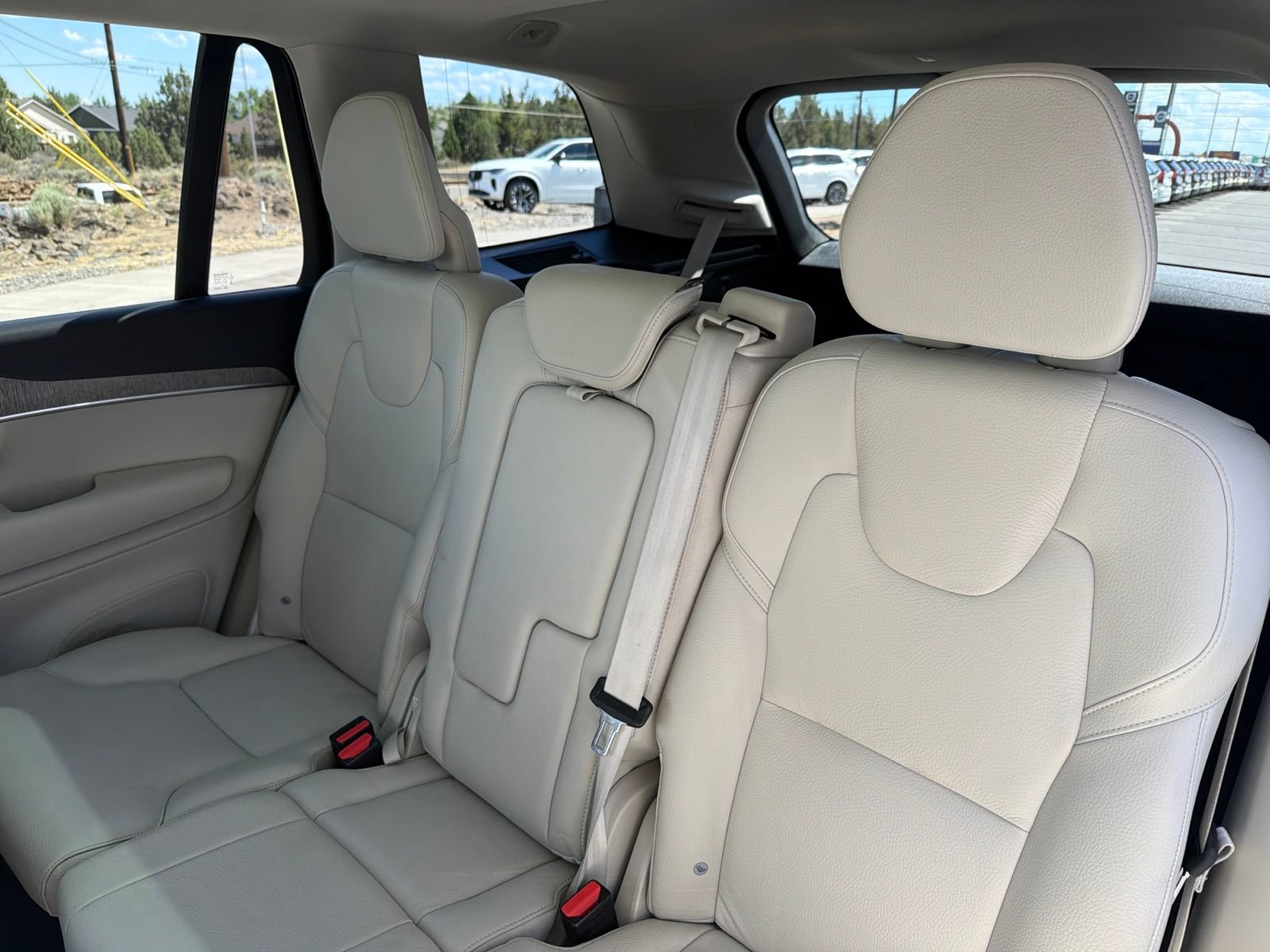 Used 2023 Volvo XC90 B6 Plus AWD/4WD image 22