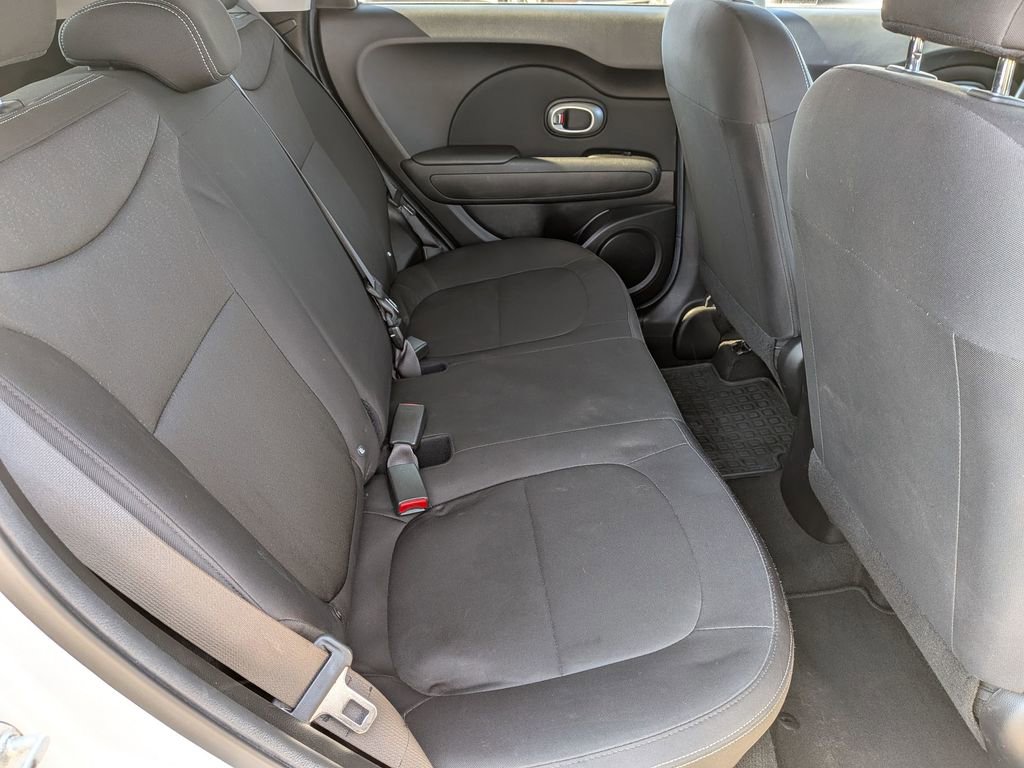 Used 2015 Kia Soul FWD image 25