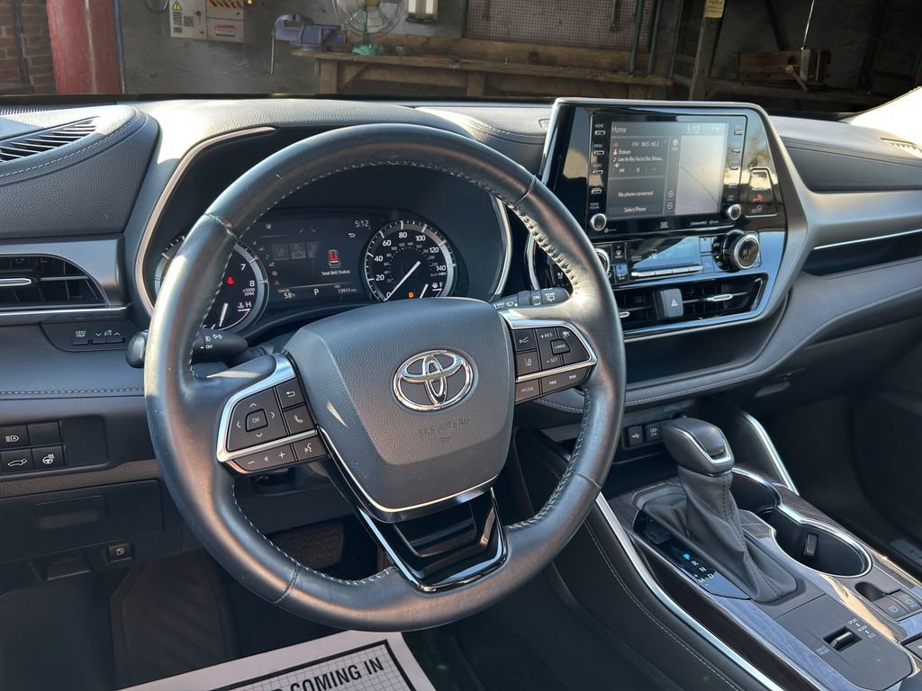 Used 2020 Toyota Highlander Limited FWD image 21