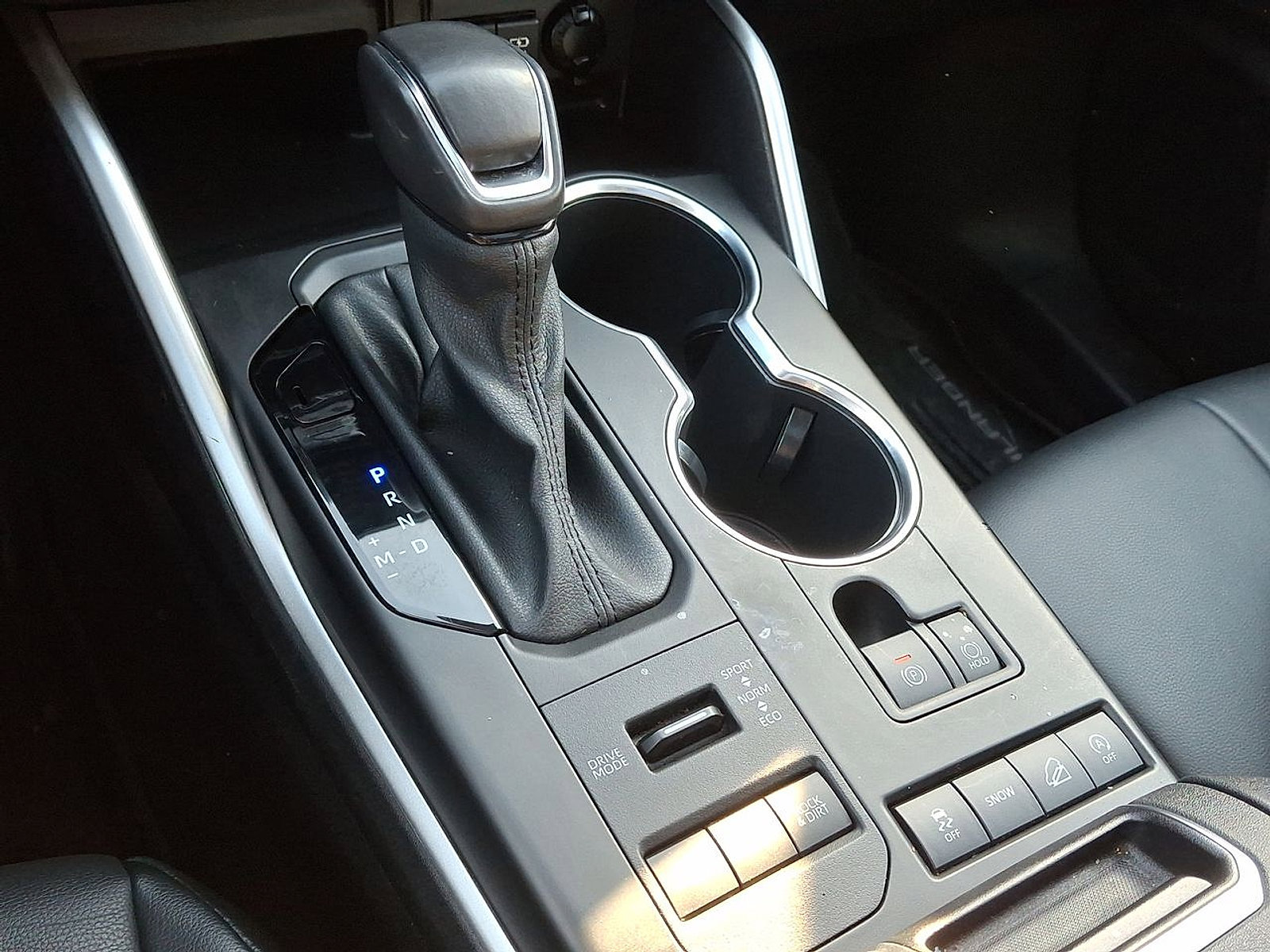 Used 2021 Toyota Highlander XLE image 26