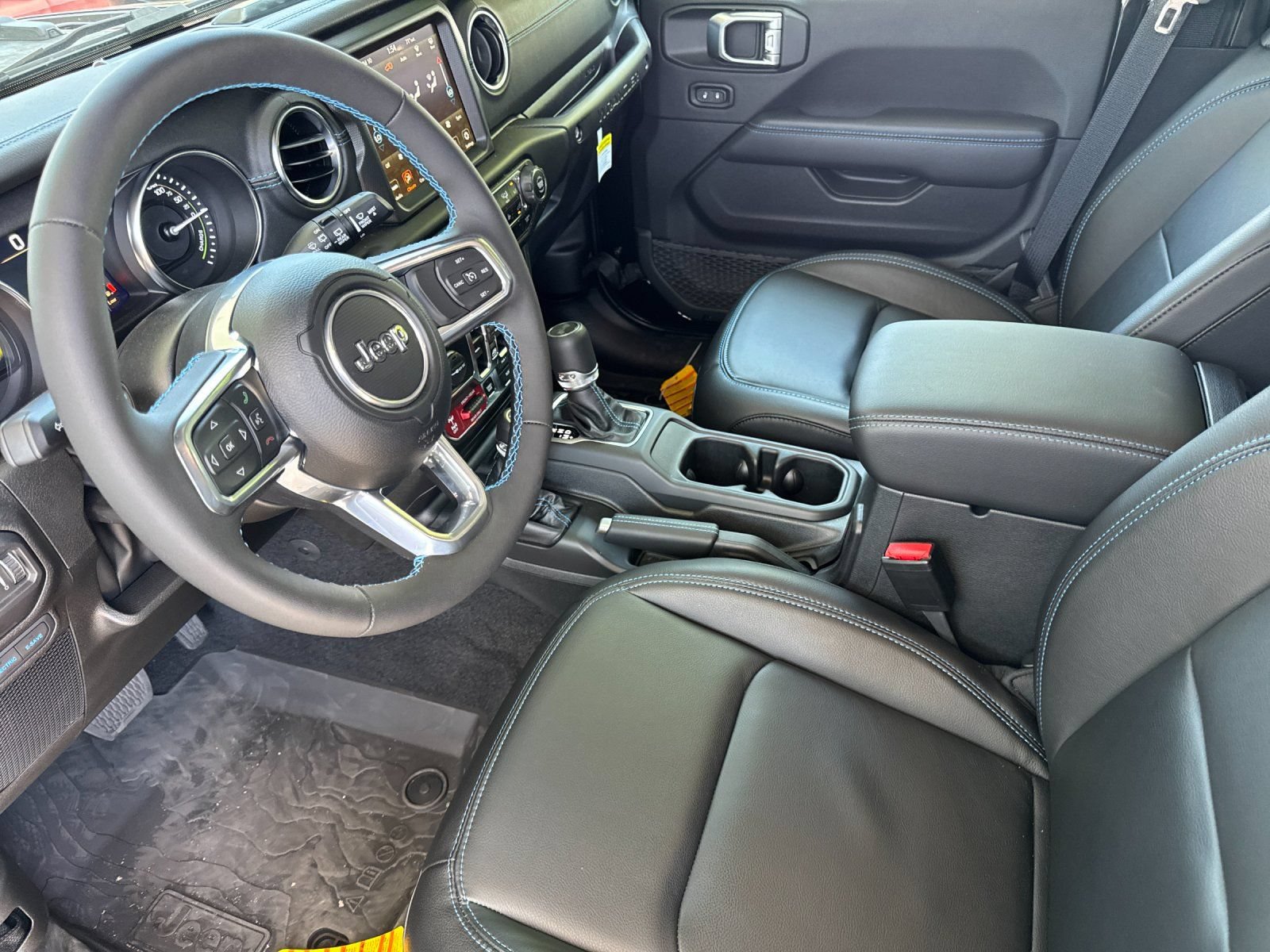 New 2023 Jeep Wrangler Unlimited Rubicon 4xe w/ Cold Weather Group AWD/4WD image 10