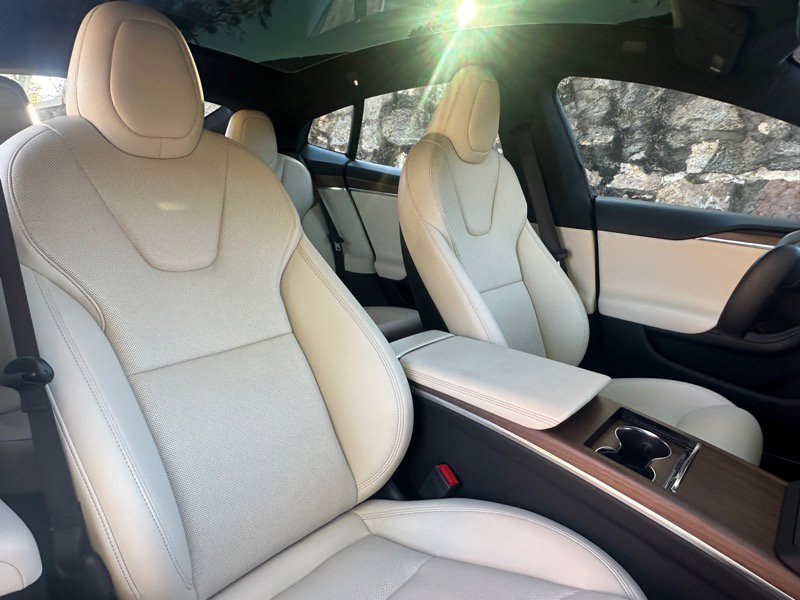 Used 2022 Tesla Model S AWD image 41