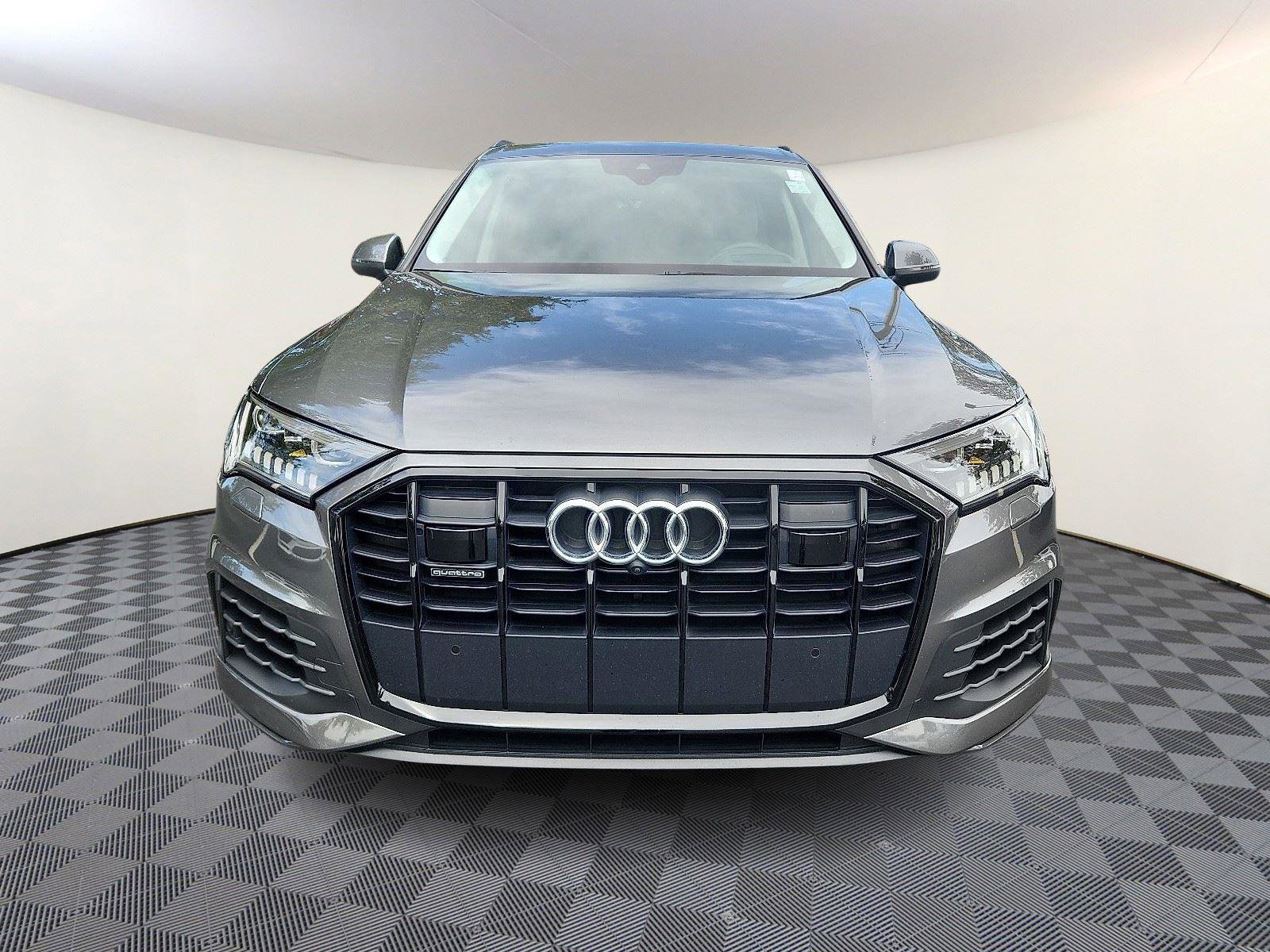 Used 2021 Audi Q7 3.0T Prestige w/ Prestige Package image 2