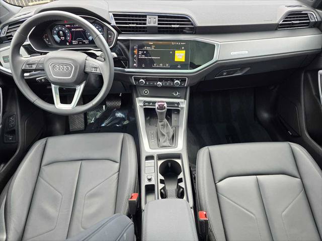 Certified 2025 Audi Q3 2.0T Premium Plus w/ Premium Plus Package AWD/4WD image 18