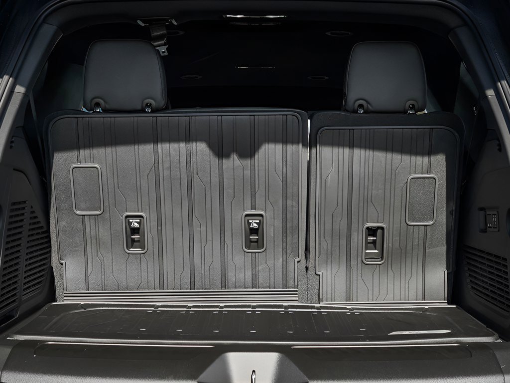 New 2026 GMC Yukon Elevation w/ LPO, Floor Liner Package image 8