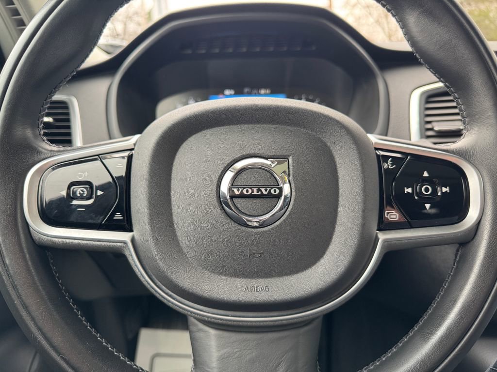 Used 2020 Volvo XC90 T6 Momentum w/ Protection Package Premier image 24