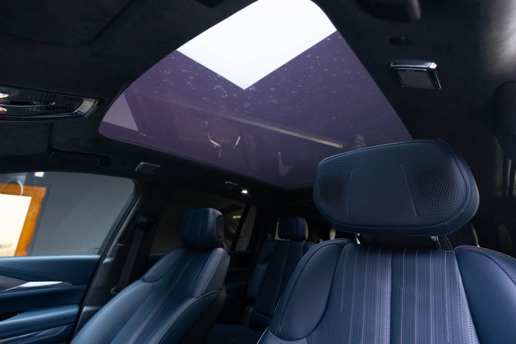 Used 2025 Cadillac Escalade IQ Luxury 2 w/ LPO, Premium Carpet Package AWD/4WD image 37