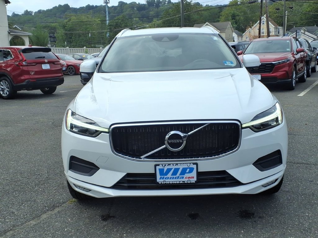 Used 2021 Volvo XC60 T5 Momentum w/ Climate Package AWD/4WD image 2