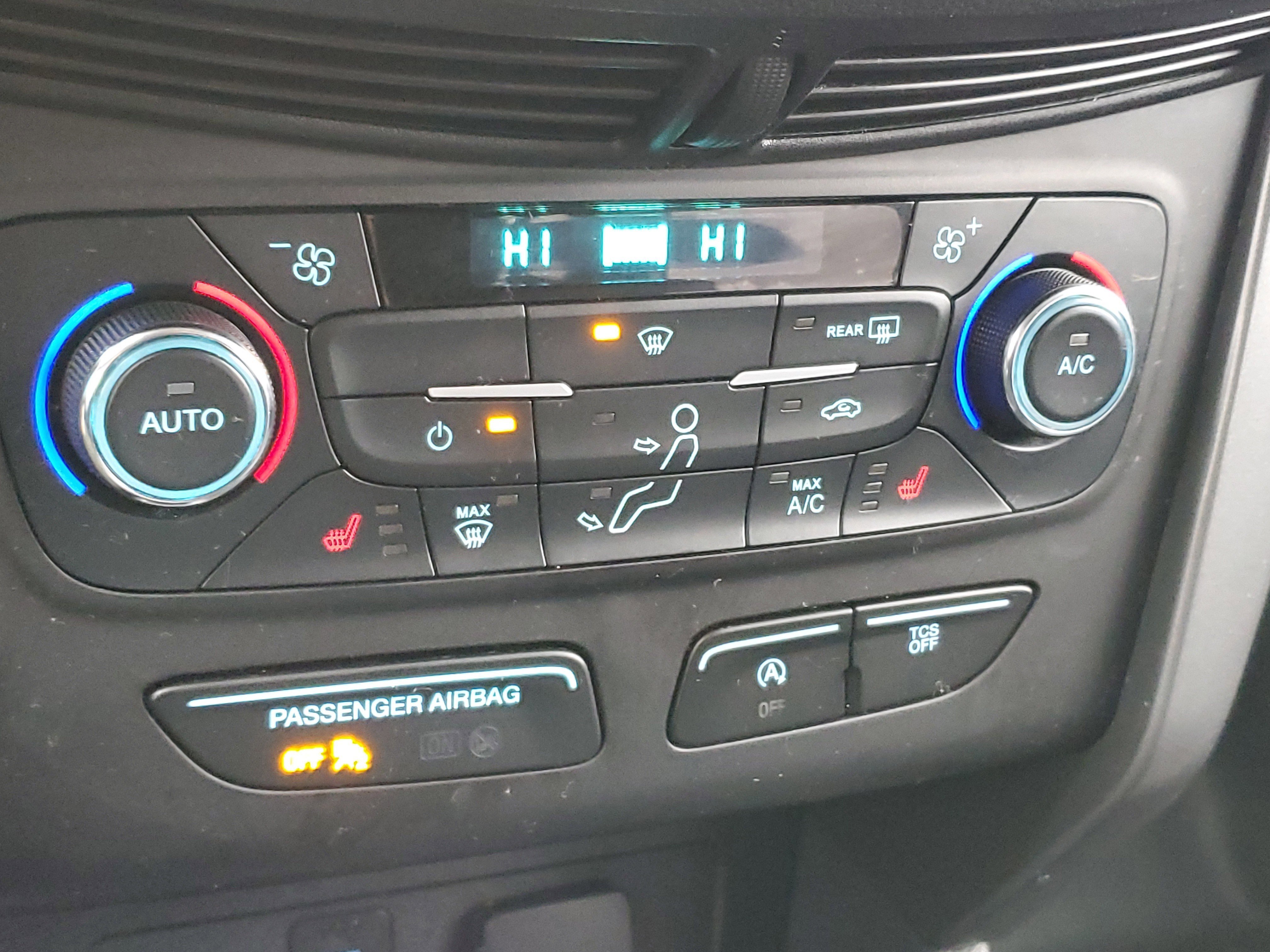 Used 2017 Ford Escape SE w/ SE Leather Comfort Package image 28