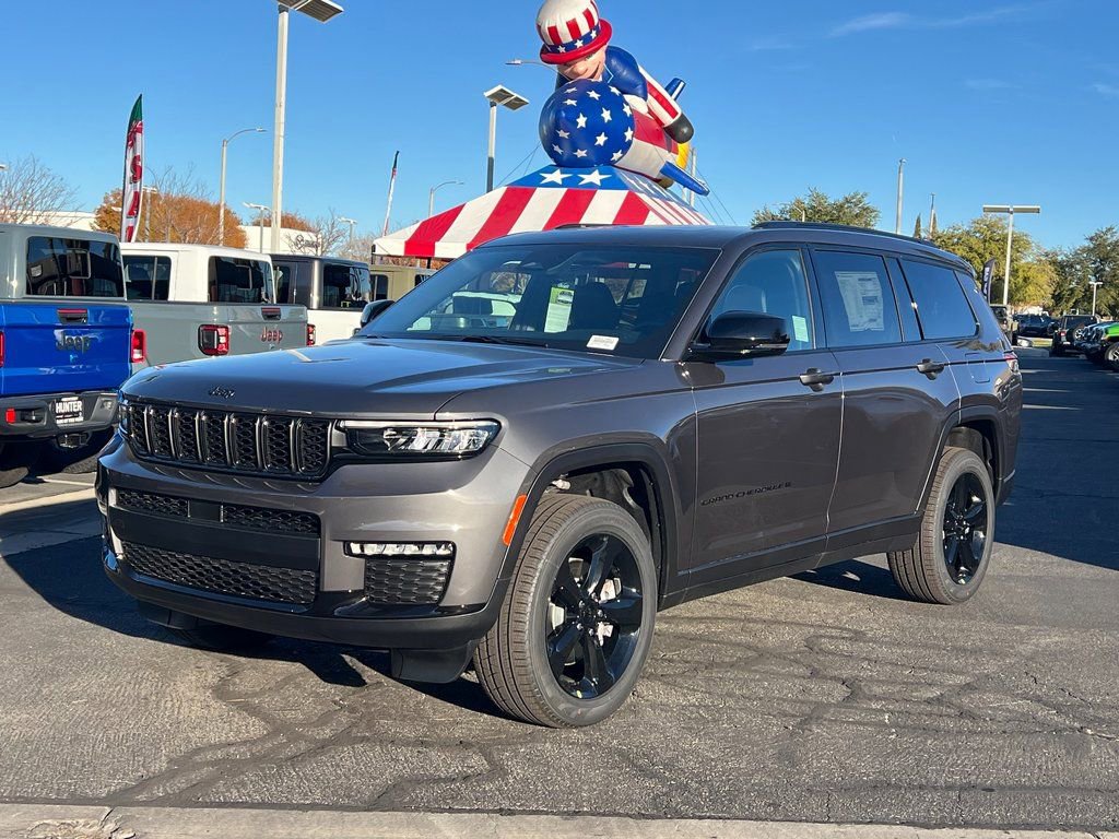 New 2025 Jeep Grand Cherokee L Limited w/ Black Appearance Package image 2