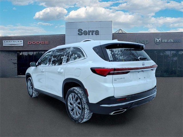 Used 2025 Buick Enclave Preferred w/ Power Package image 4