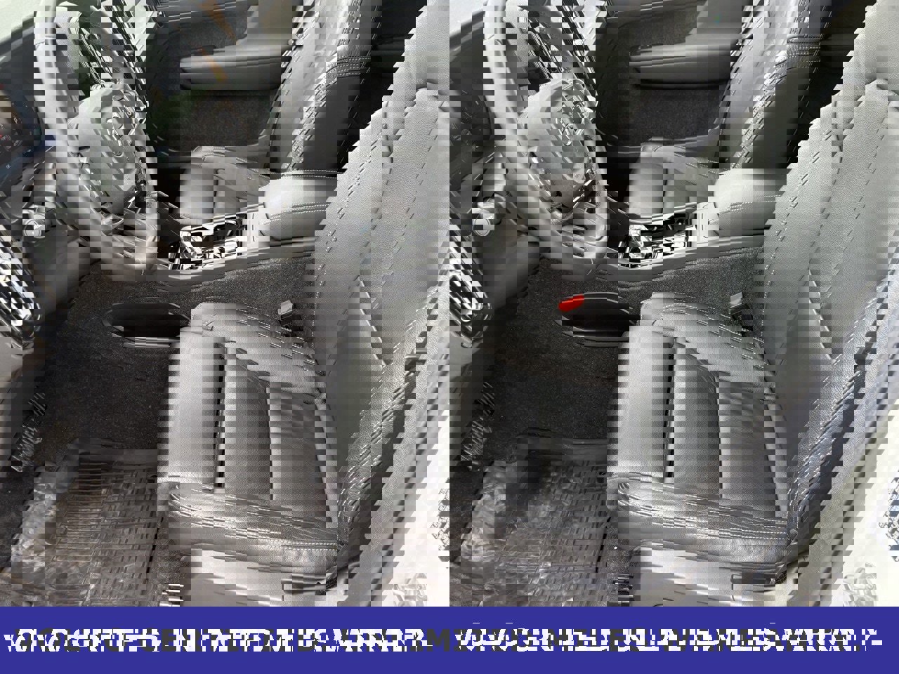 Certified 2023 Volvo XC40 B5 Plus w/ Driver Assist Package image 28