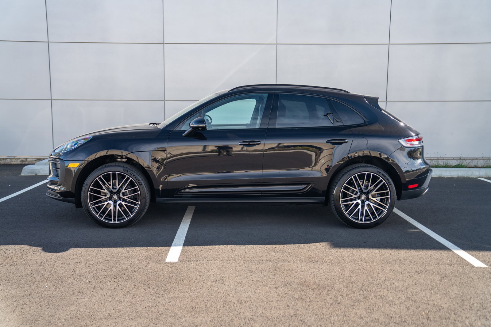 New 2026 Porsche Macan AWD/4WD video 2