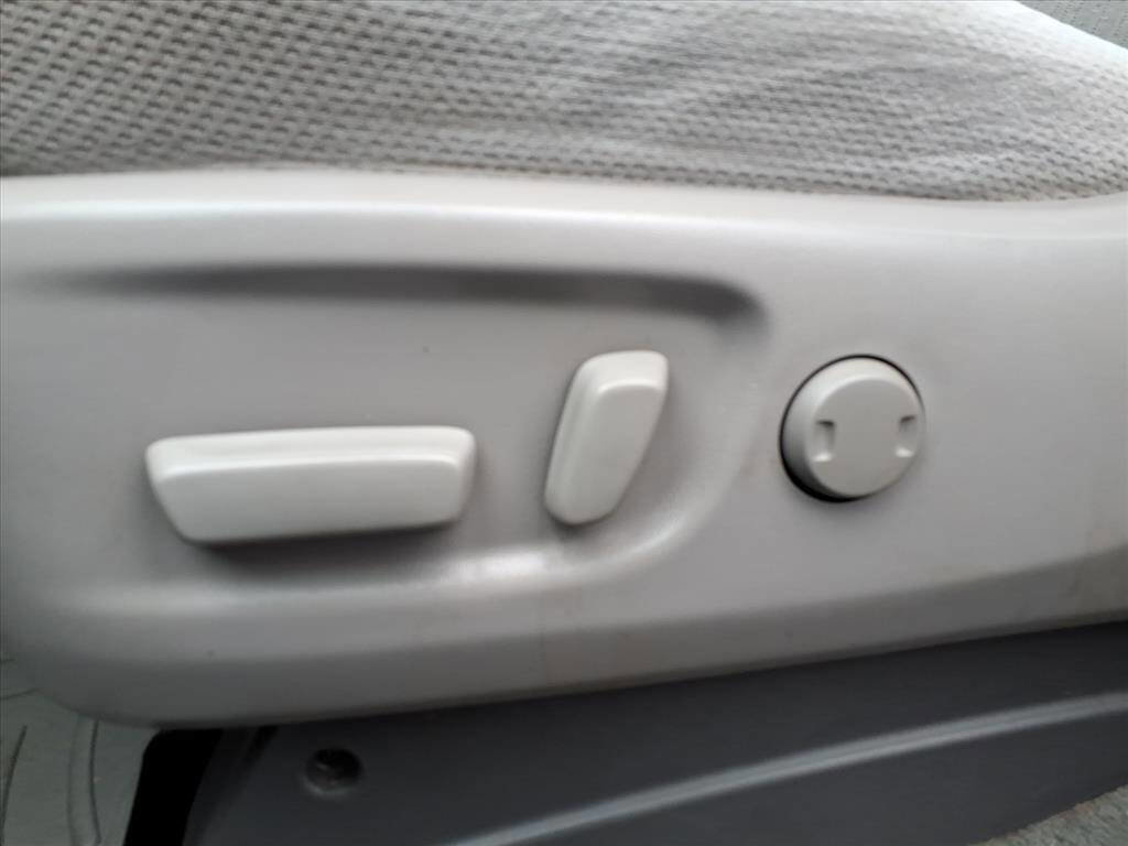 Used 2017 Toyota Sienna LE image 15