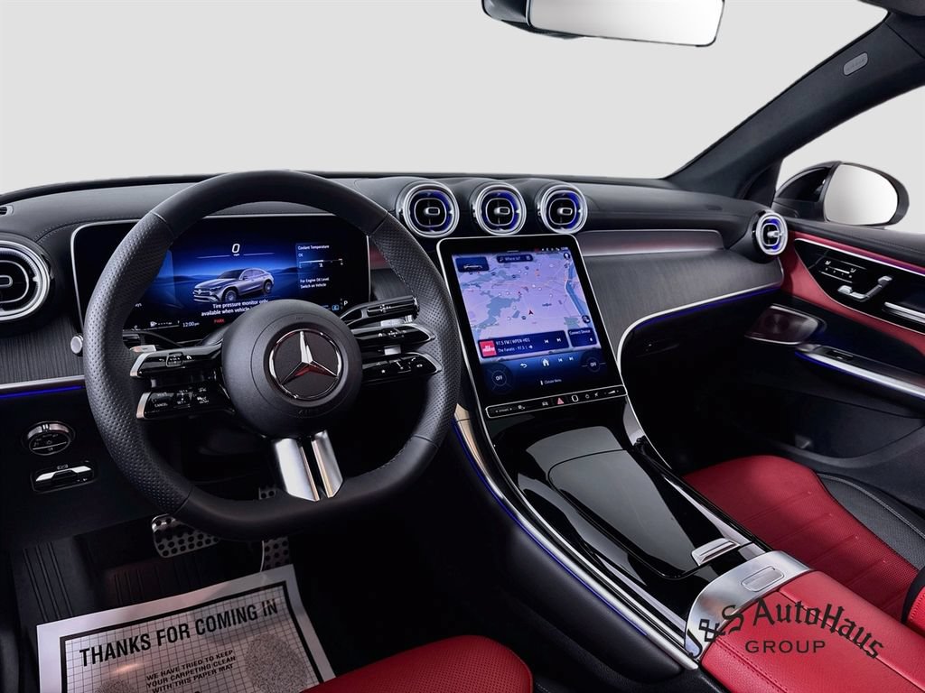 Used 2025 Mercedes-Benz GLC 300 4MATIC image 30