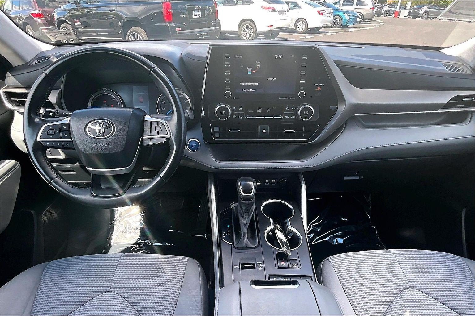 Used 2022 Toyota Highlander LE AWD/4WD image 14