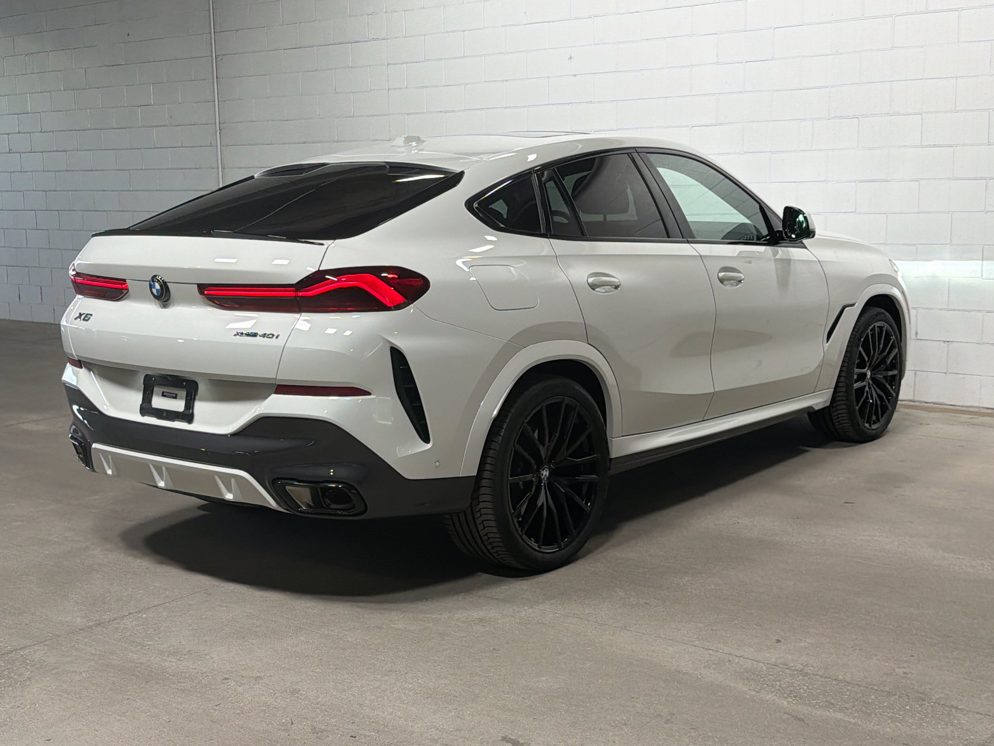 Used 2024 BMW X6 xDrive40i w/ Executive Package AWD/4WD image 7