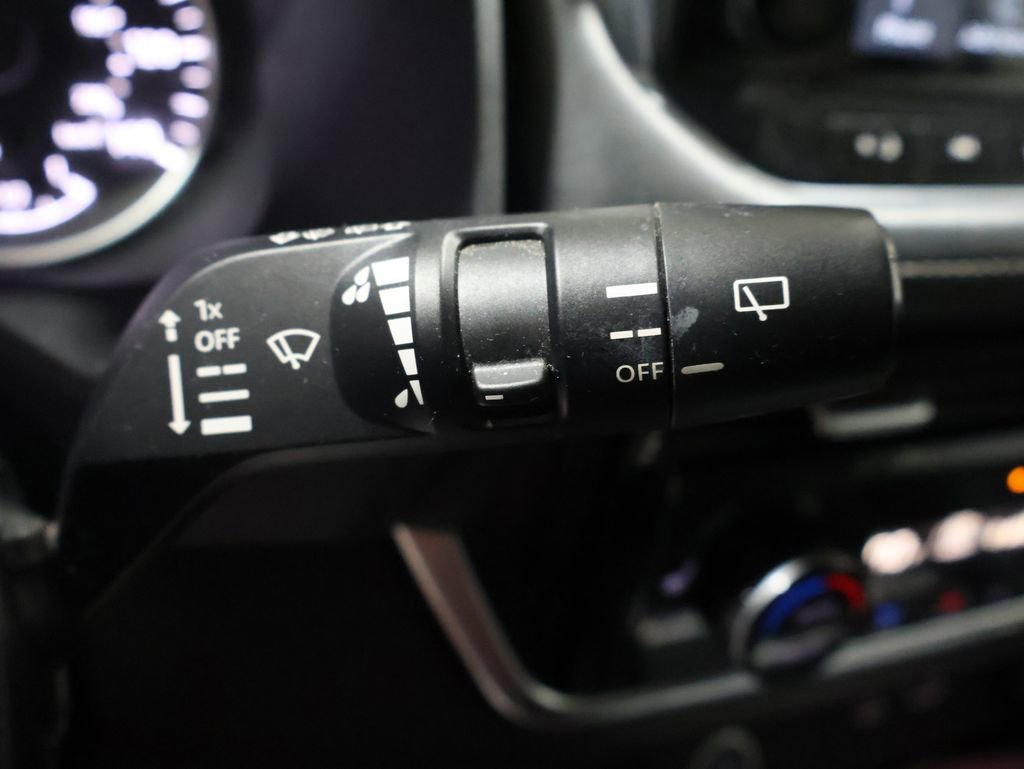 Used 2023 Nissan Rogue SL w/ SL Premium Package image 40