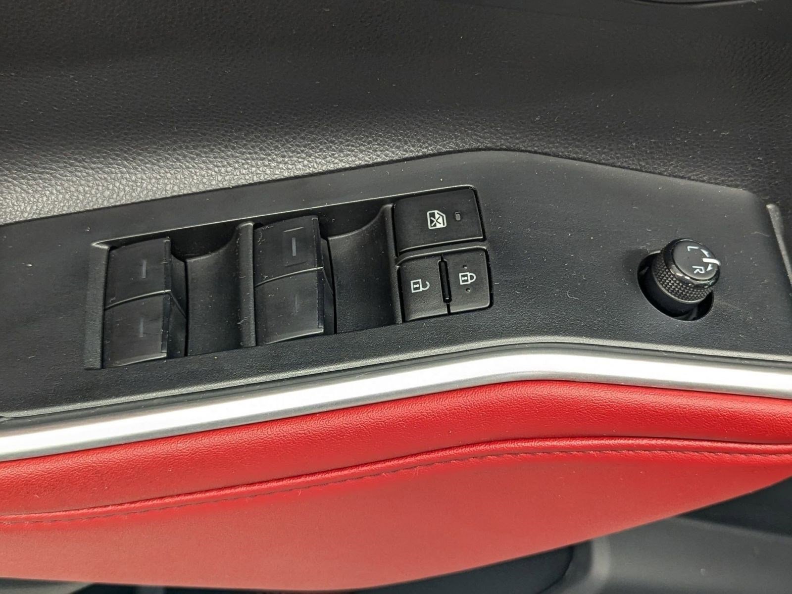 Used 2023 Toyota Highlander XSE image 19