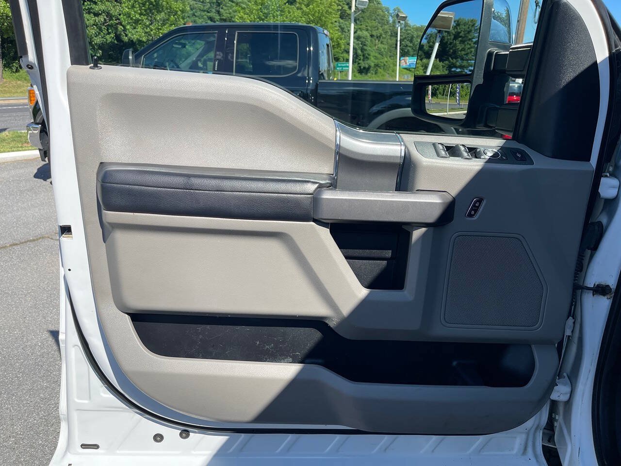 Used 2018 Ford F250 XLT w/ XLT Premium Package AWD/4WD image 24