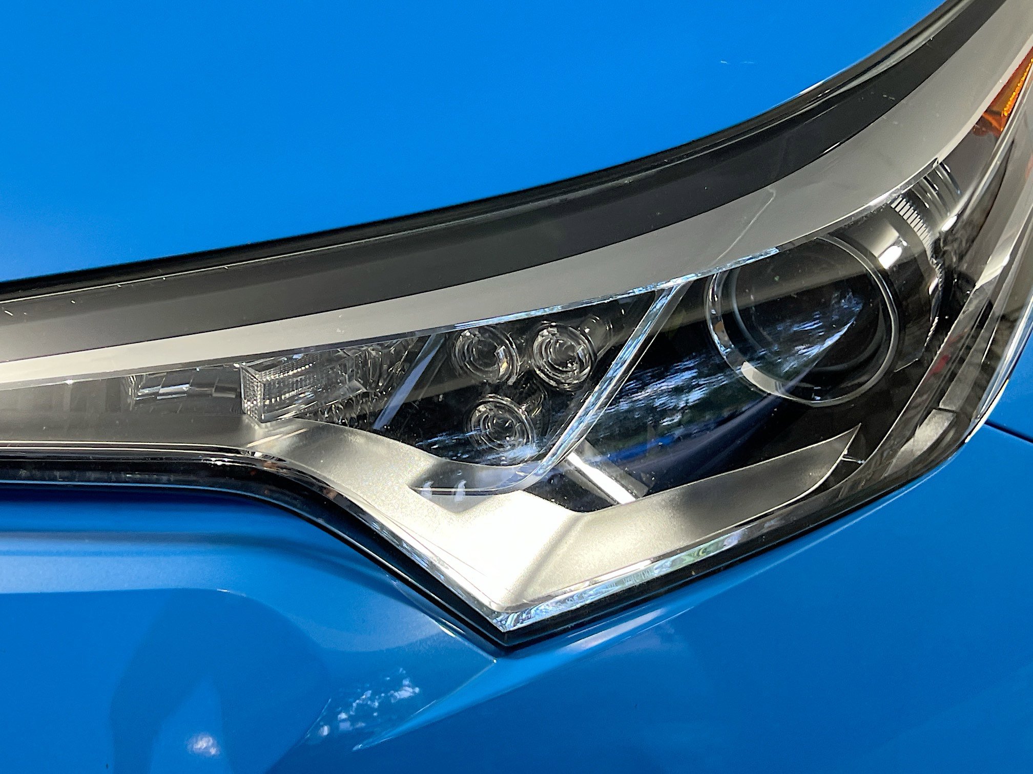 Used 2019 Toyota C-HR Limited image 12