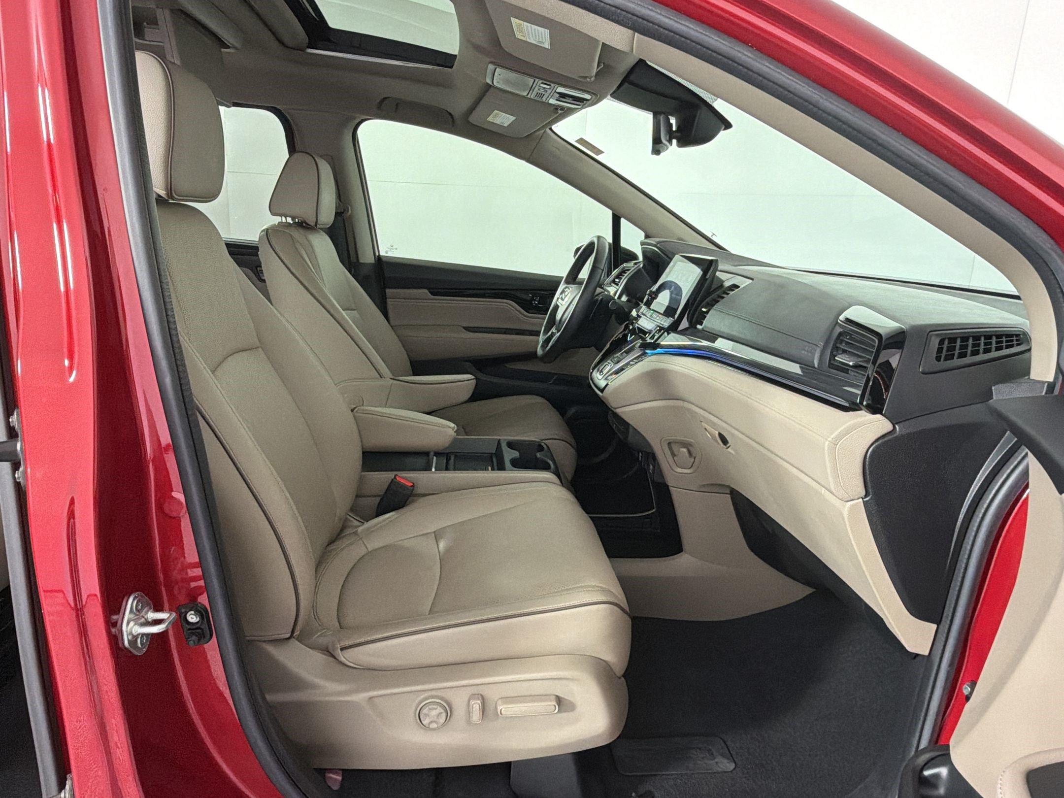 Certified 2023 Honda Odyssey Elite image 32