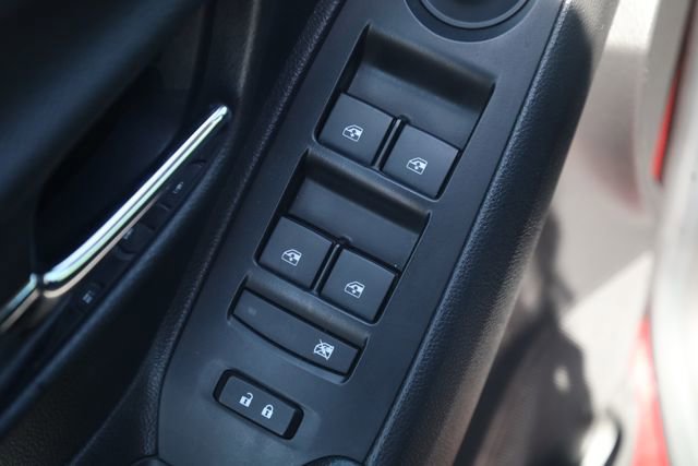 Used 2021 Chevrolet Trax LT w/ LT Convenience Package AWD/4WD image 13