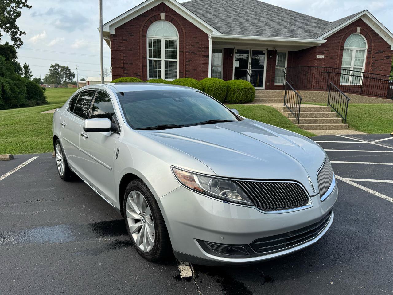 Used 2014 Lincoln MKS FWD image 13