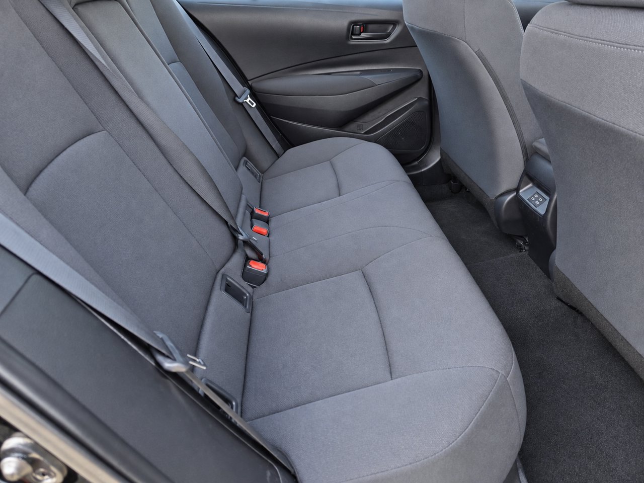 Used 2025 Toyota Corolla LE FWD image 24