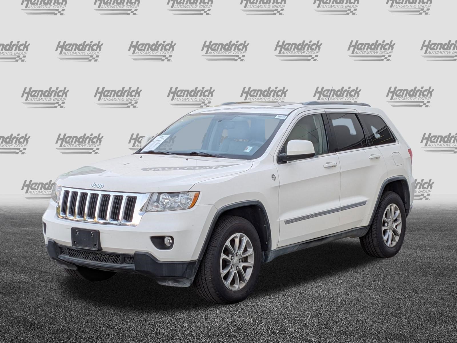 Used 2011 Jeep Grand Cherokee Laredo AWD/4WD image 5