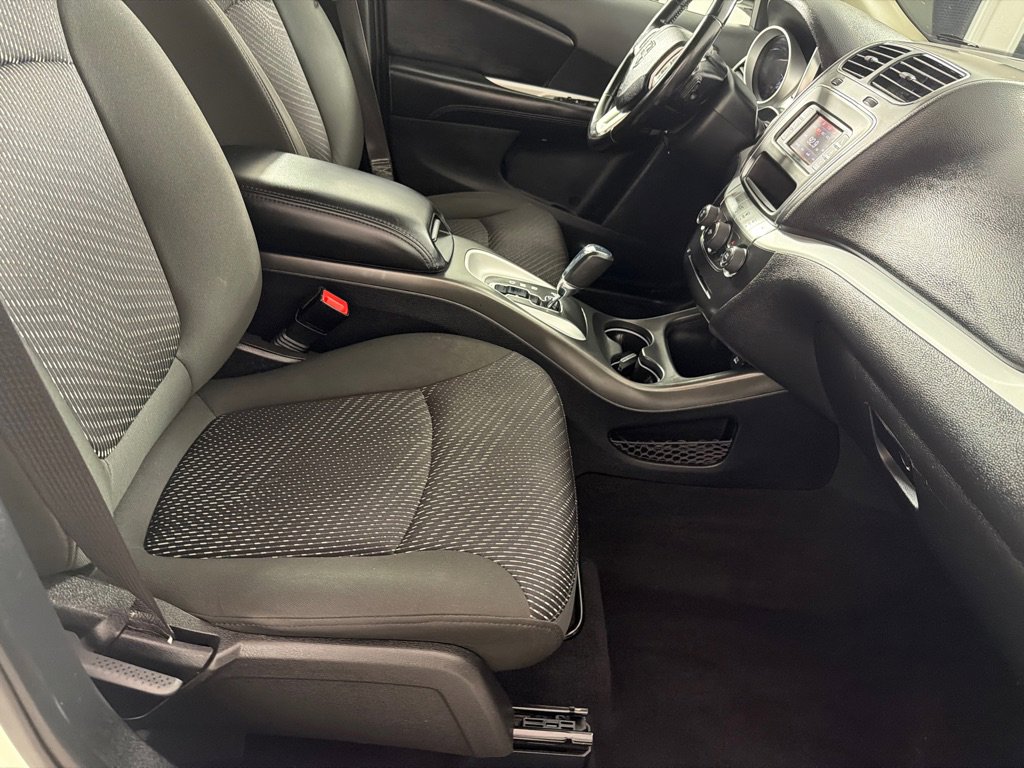 Used 2020 Dodge Journey SE w/ SE Popular Equipment Group FWD image 23