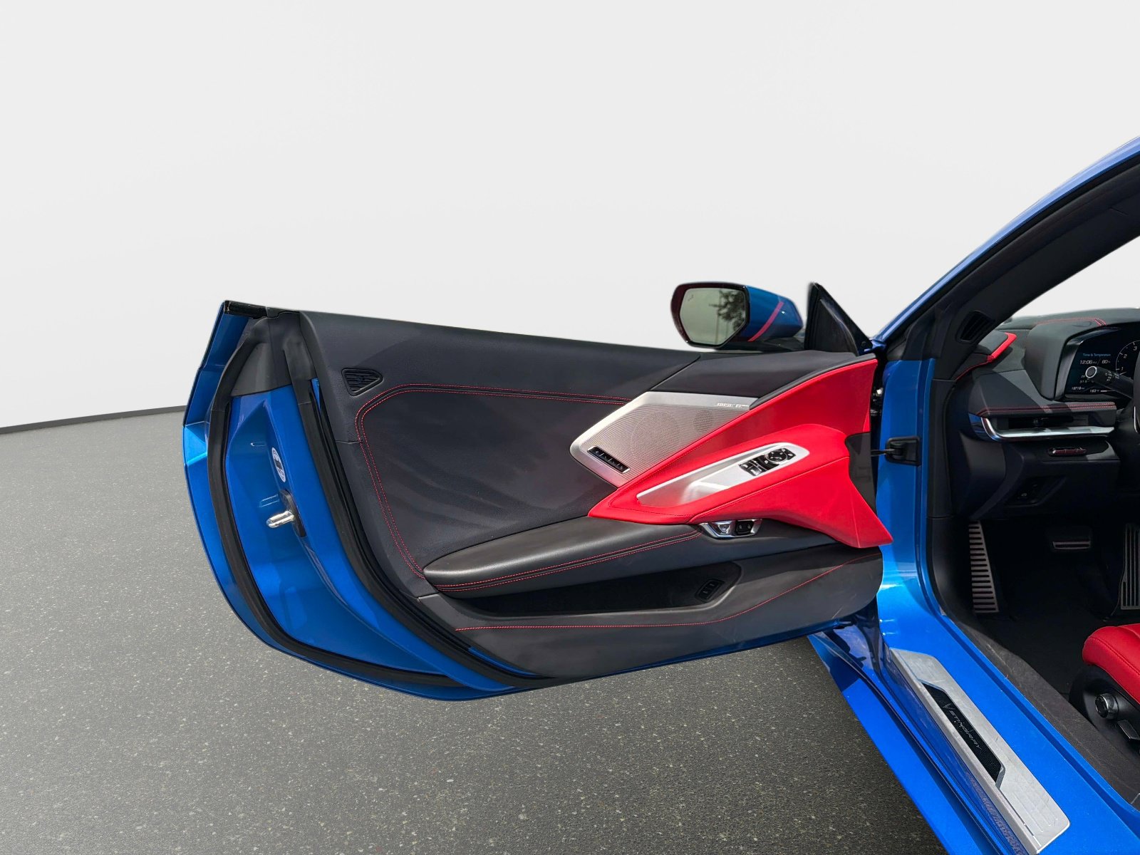 Used 2024 Chevrolet Corvette Stingray Preferred Cpe w/ Z51 Performance Package RWD image 6