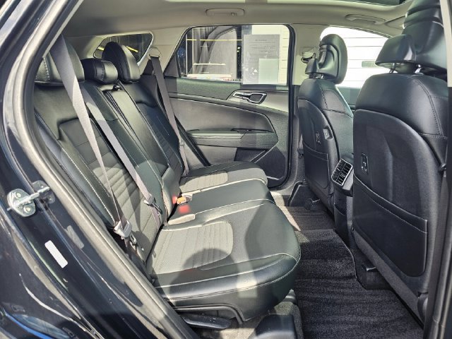 Certified 2025 Kia Sportage SX AWD/4WD image 14