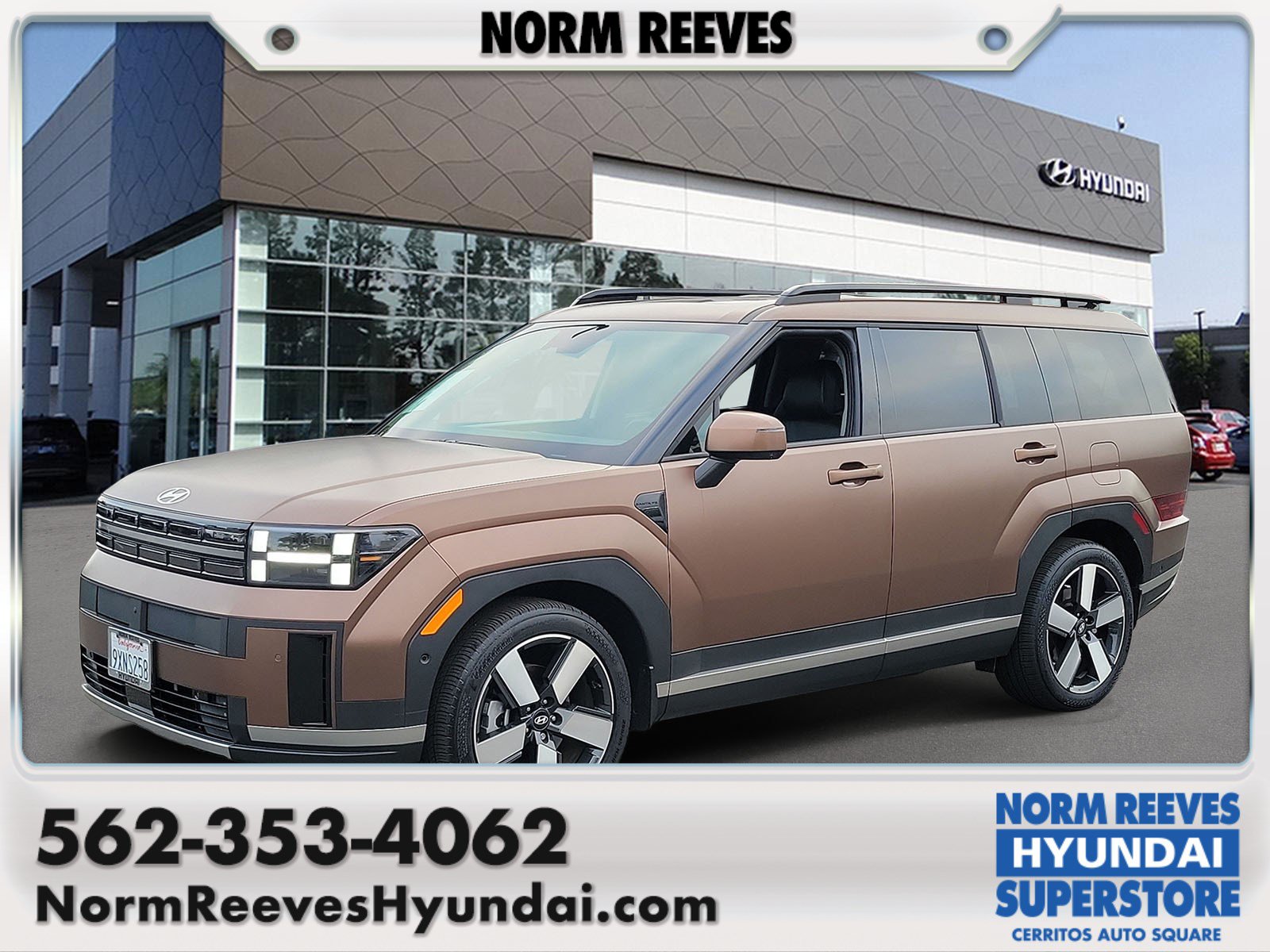 Certified 2025 Hyundai Santa Fe Limited AWD/4WD image 1