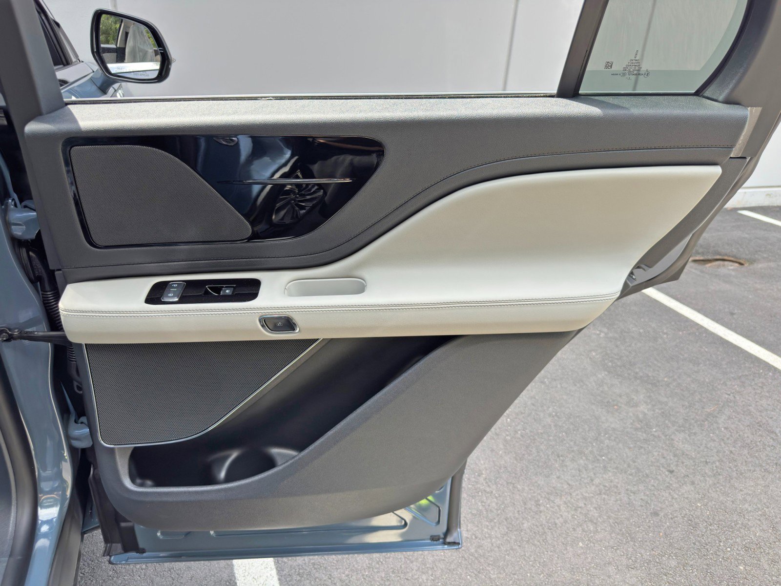 Used 2026 Lincoln Aviator AWD image 47