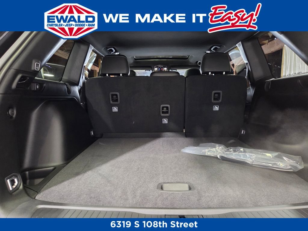 New 2025 Jeep Grand Cherokee 4WD image 21