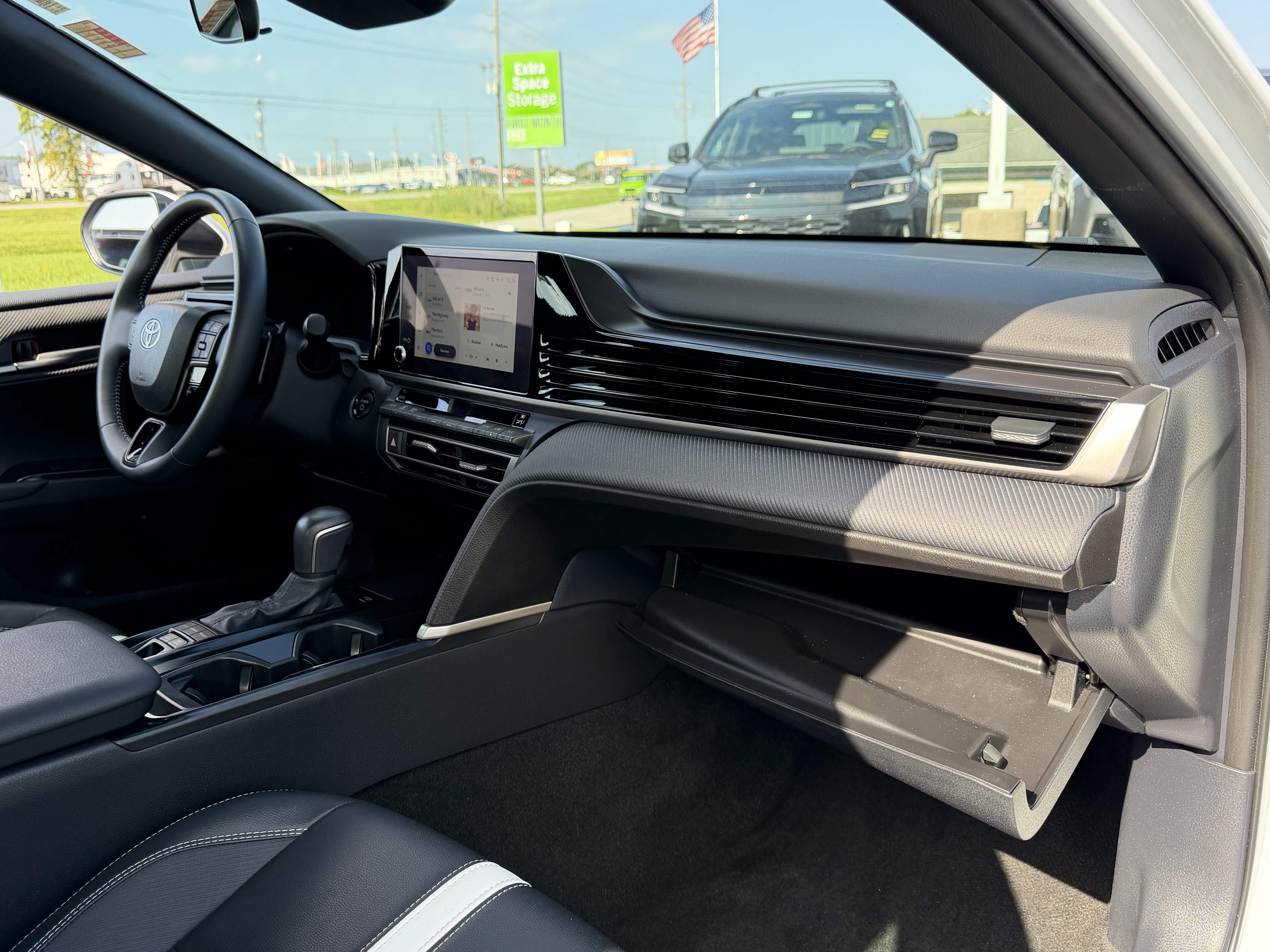 Used 2025 Toyota Camry SE FWD image 13
