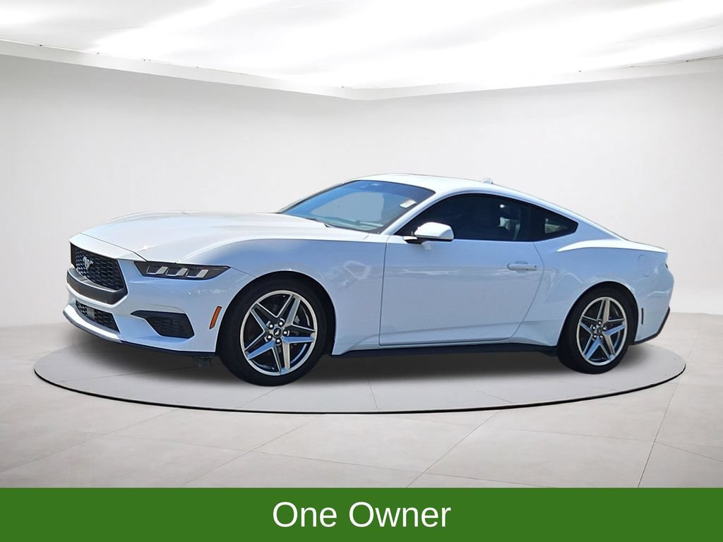 Used 2024 Ford Mustang Coupe RWD image 3