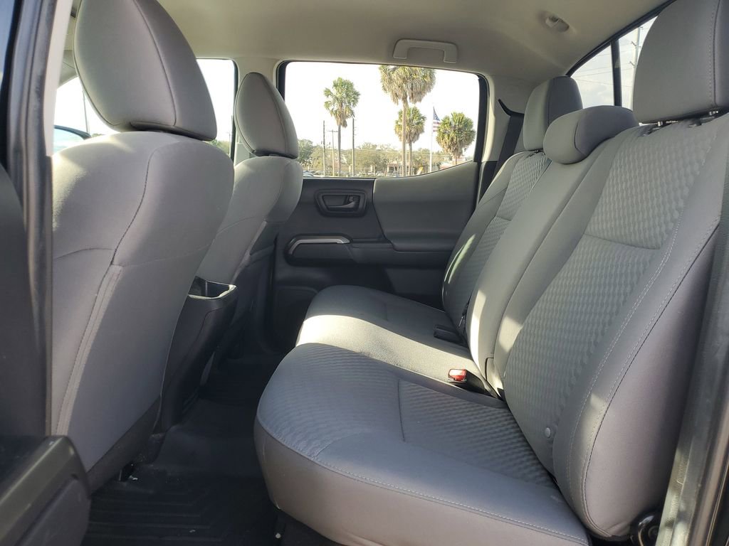 Used 2022 Toyota Tacoma SR5 w/ Technology Package image 8